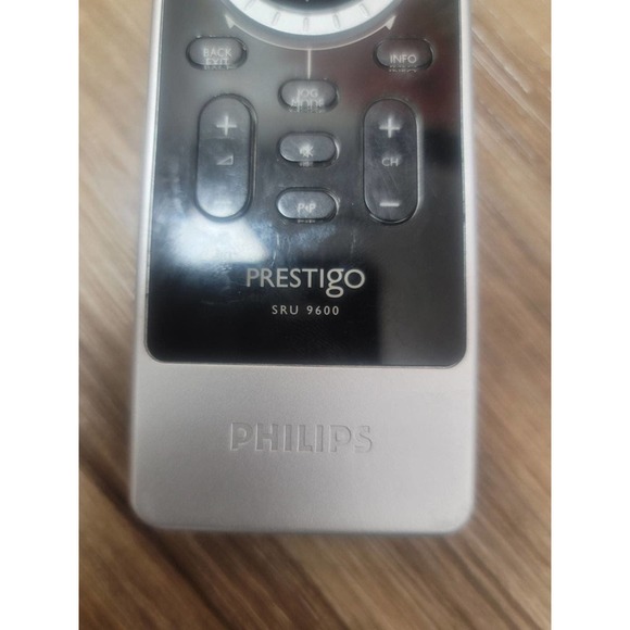 Philips Prestigo LCD Touchscreen Universal Remote Control TV VCR DVD TUNER - Picture 3 of 4
